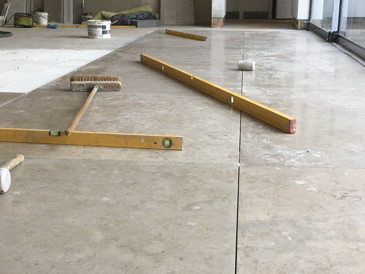 novaKamen05's tweet photo. Heavy stone going down😮👍. Moleanos Blue 1200x1200x20 supplied by #Devonstone Installed with #Kerakoll product.#Sigmatilingtools #Marmorex https://t.co/W3msxKFNrz