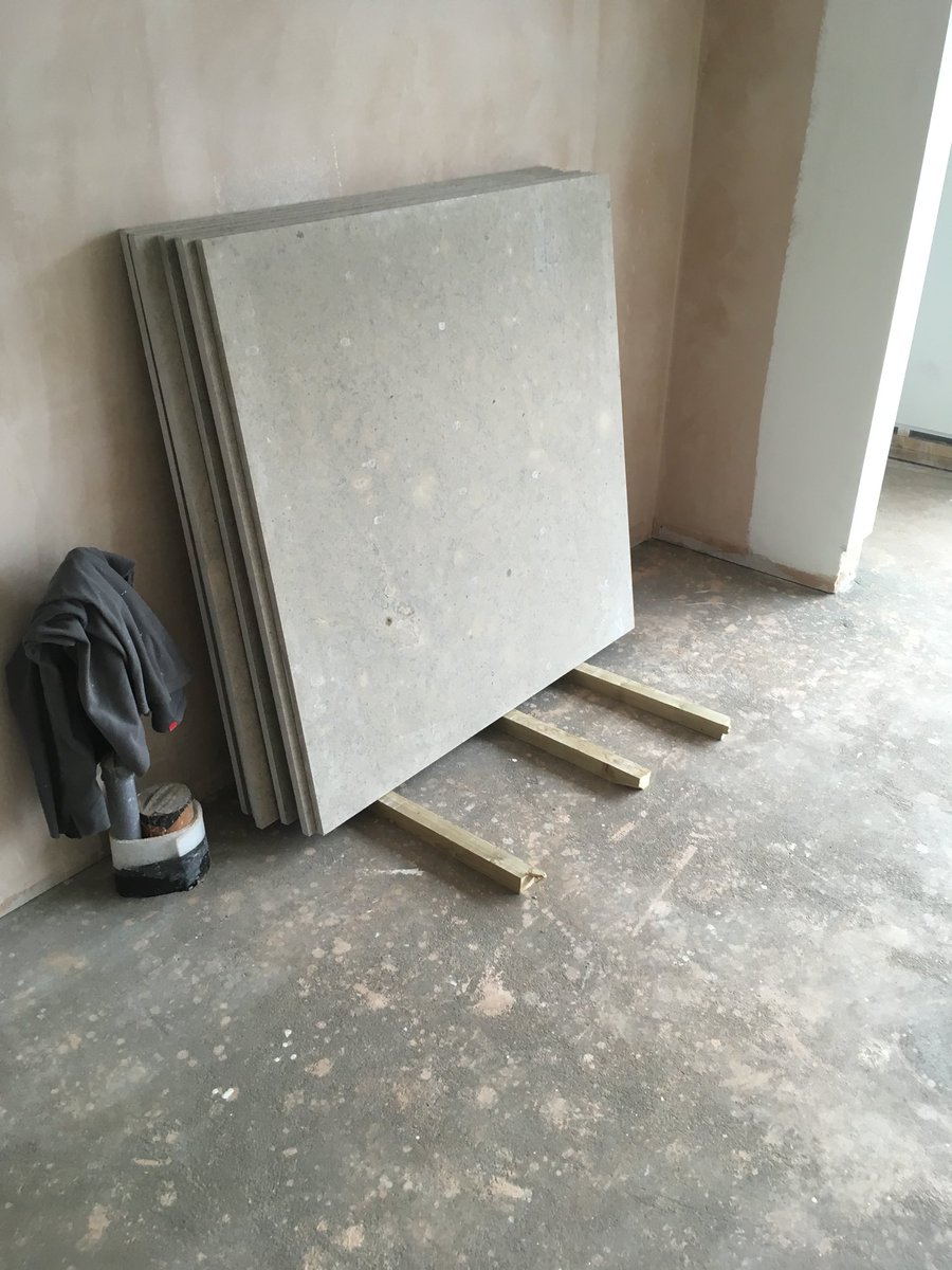 novaKamen05's tweet photo. Heavy stone going down😮👍. Moleanos Blue 1200x1200x20 supplied by #Devonstone Installed with #Kerakoll product.#Sigmatilingtools #Marmorex https://t.co/W3msxKFNrz