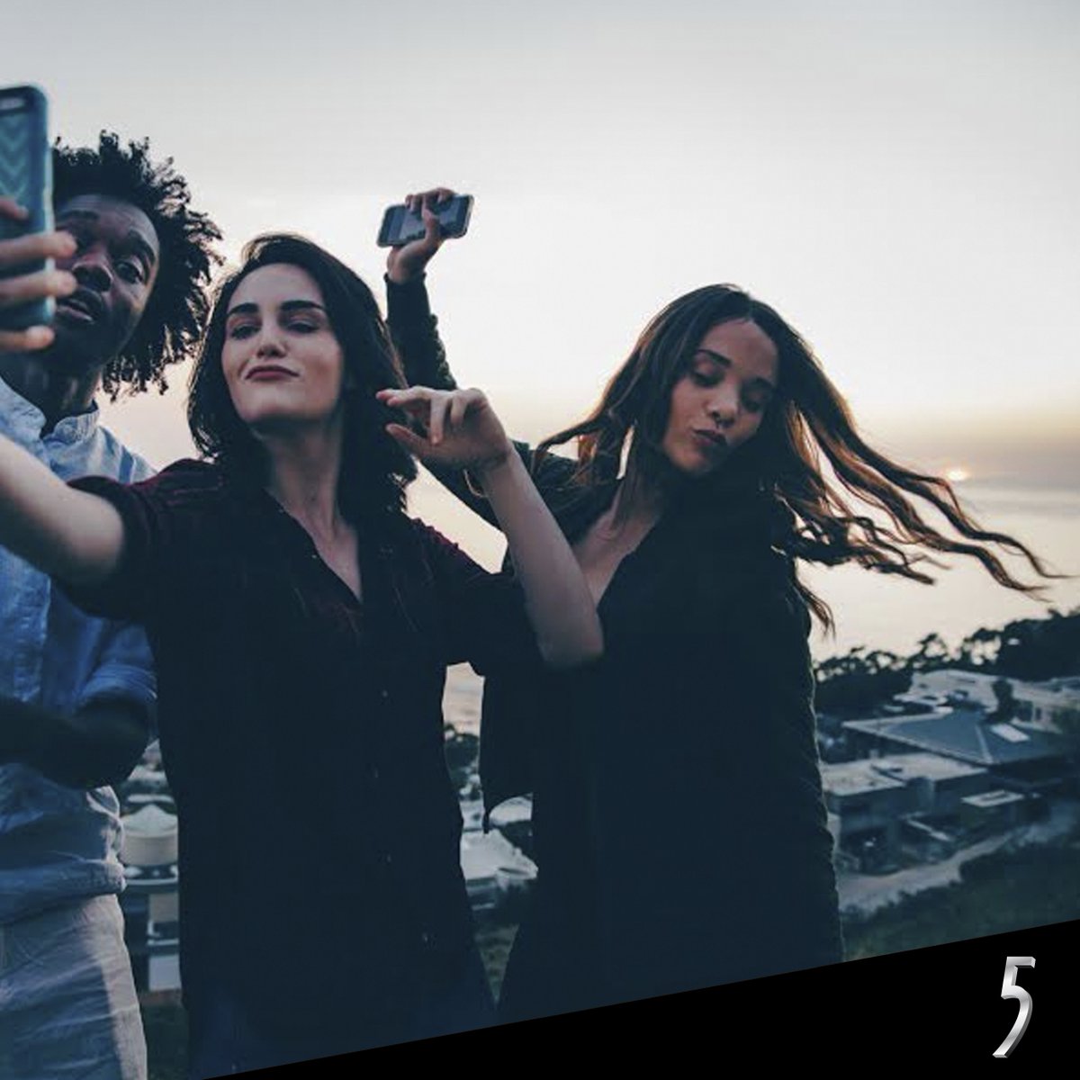 ChiclesFiveES's tweet photo. ¡Es viernes y toca celebrarlo! 🎉🙌🏻 #Chicles5 #FelizFinde https://t.co/NipqEEHbEY