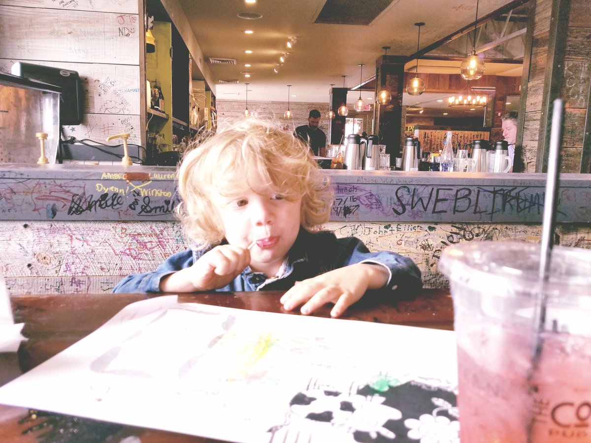 Hey <a href="/amazon/">Amazon</a>. The writings on the wall. The Lou is best for you! @shackstl #amazon2stl