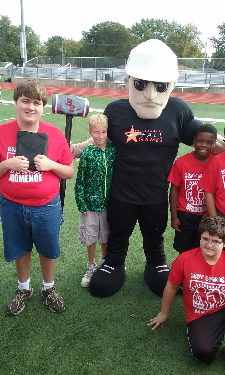 BleyleTeach's tweet photo. @MomenceBuddies had a fantastic time at the #BBFALLGAMES thank you Bbchs For another great year! #WeAreMomence https://t.co/JzLqJGNaoY