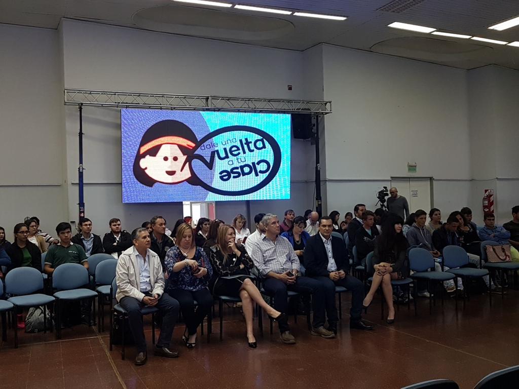 misioneseduca's tweet photo. #DaleLaVuelta a tu #ClaseIII en el @PCMisiones, un evento del programa @PlatGuacurari https://t.co/5kiYOljPqJ