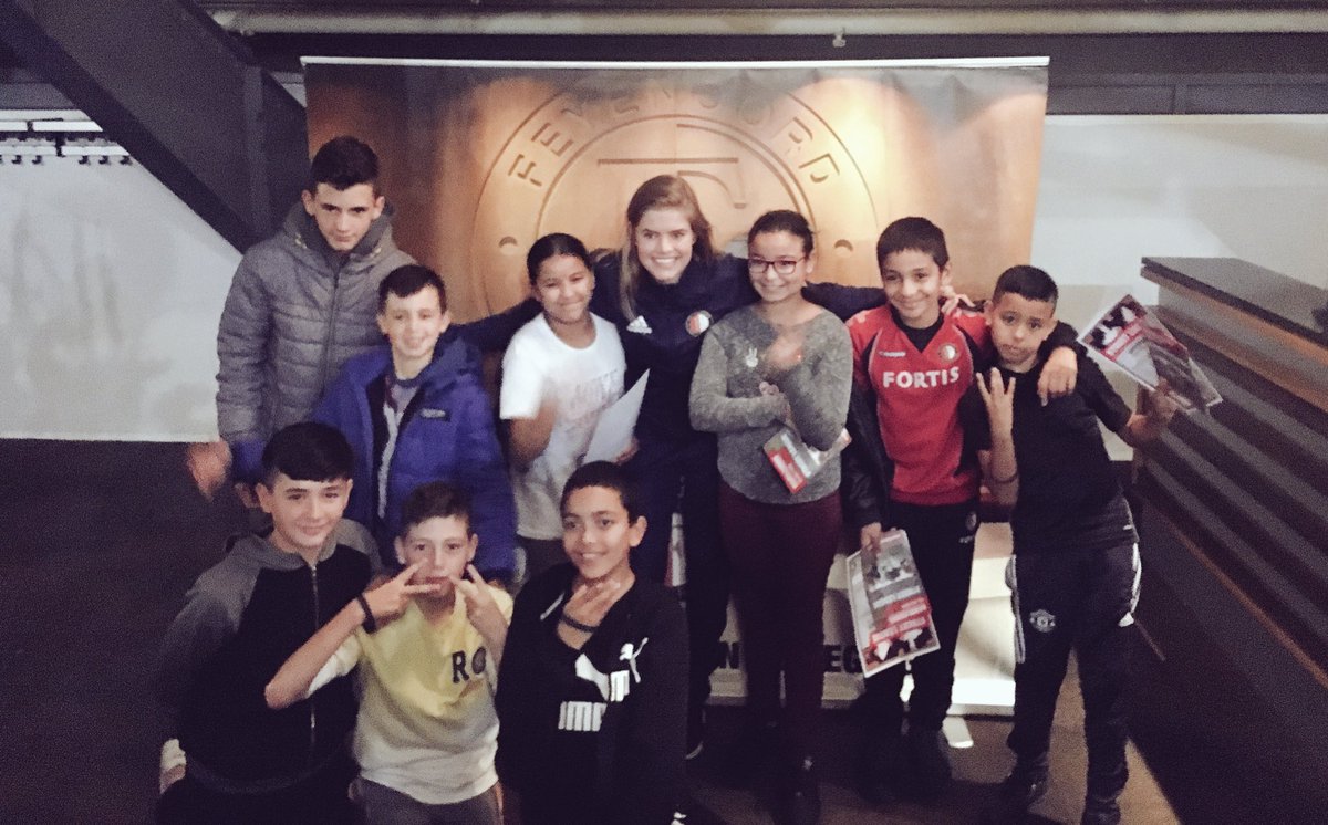 ruudjeh25's tweet photo. Fc Kapel is klaar voor de Feyenoord Streetleague competitie in Rotterdam west. Mooi maatschappelijk project! #feyenoordstreetleague https://t.co/29LLzL2wPI