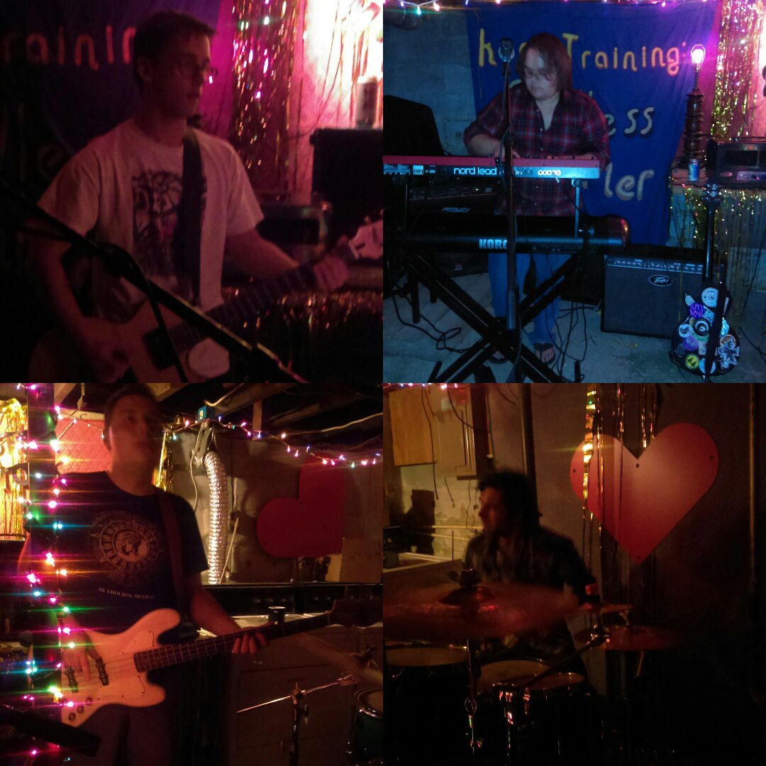 afterhoursradi0's tweet photo. Upcoming Shows:
10/13 - Rupert's Brew House - #Kalamazoo, MI
10/14 - The Dojo - #Chicago, IL (msg for address)
#WIDR #Michigan #Illinois https://t.co/zPQ9W3Pg47