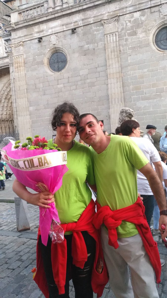 ACResucitado's tweet photo. Otro año mas participando en la ofrenda floral https://t.co/t30cnGBmoc