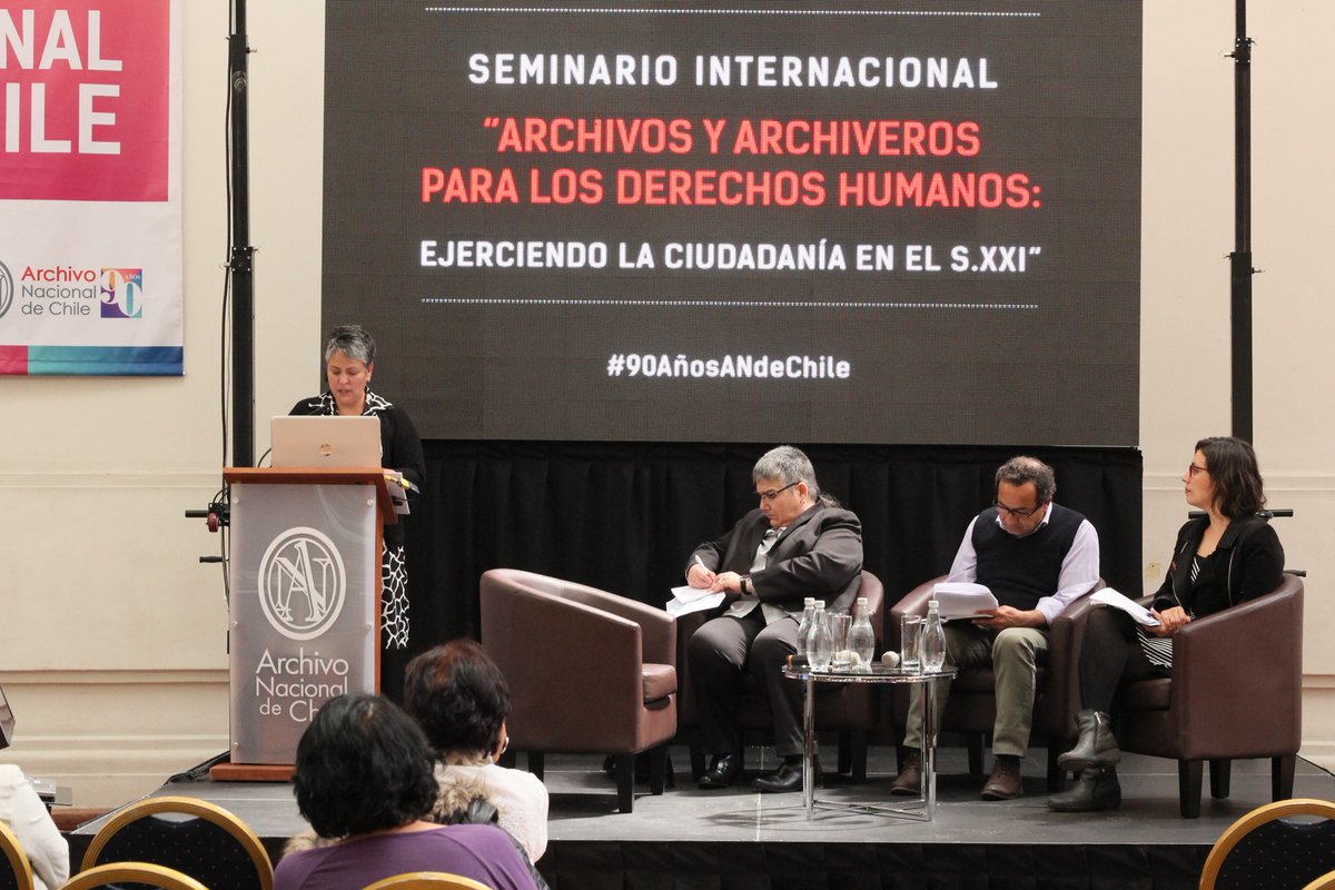 ANdeChile's tweet photo. #SeminarioInternacional2017 #ArchivosDDHH Mary Caldera, jefa de Biblioteca @Yale sobre los archivos #LGBT #DiversidadSexual https://t.co/ptqOIJ9WMc