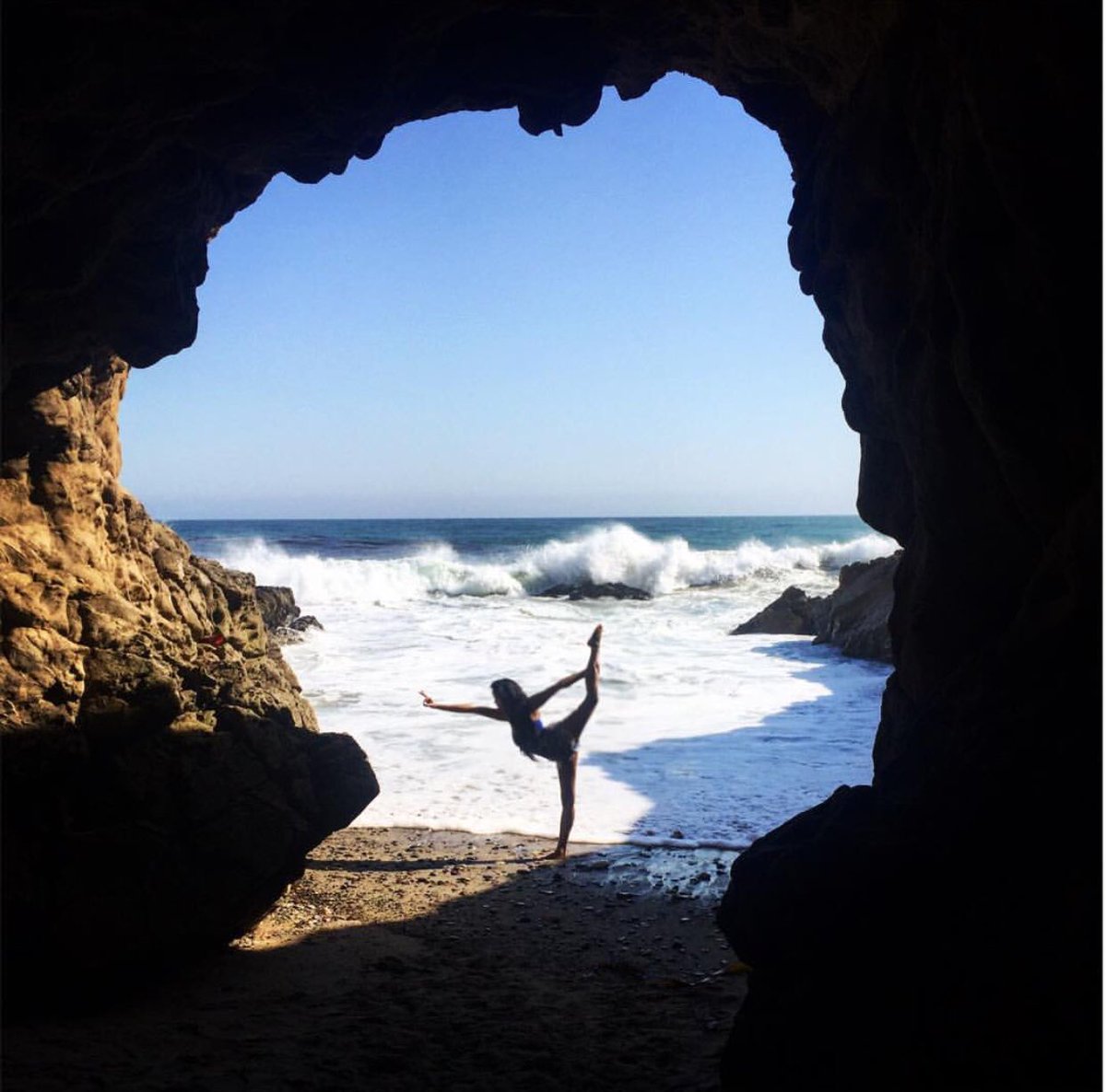 goodculturefood's tweet photo. Keeping balanced is important... And we don't mind the view either π π β€οΈ #GoodCulture #LiveFreeLiveFresh πΈ:robynwox (Instagram) https://t.co/fcaOiQ9l0f