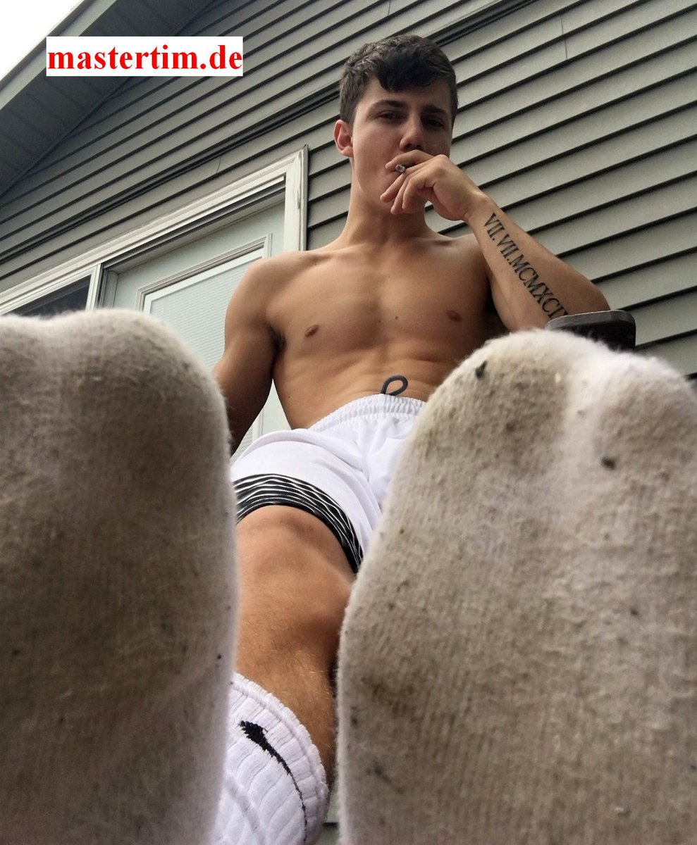 kingtim2012's tweet photo. The #teenmaster and #footmaster the great #masterhoward aka #mastergod11 65 photos of his #boyfeet and #ranksocks on https://t.co/FldTNHbext https://t.co/8Ct9ocCItN