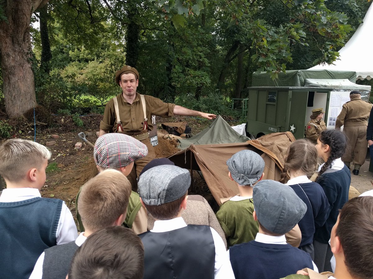 NunthorpePri's tweet photo. Learning about sea mines and trenches at #pickeringwarweekend https://t.co/pjsJocnuEb