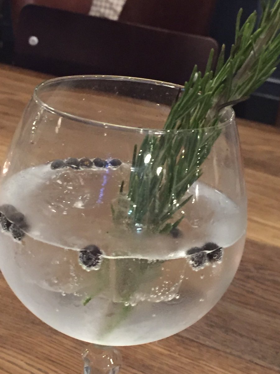 What to do when the taxi q at Cambridge station is just enormous...have a glass of <a href="/CambridgeGin/">Cambridge Distillery</a> of course!