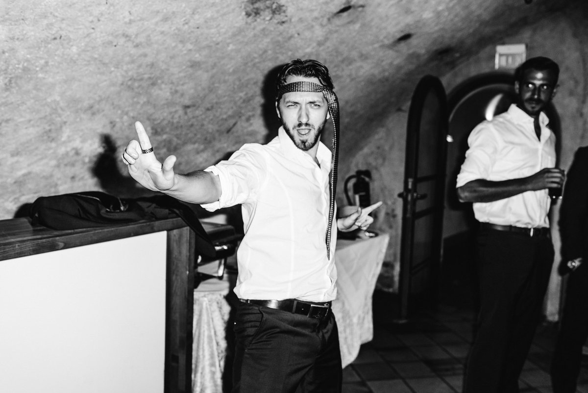 deuxlions_ffm's tweet photo. Untie, down a shot, go wild! #weekend #wedding #party https://t.co/bd3gk29MDS