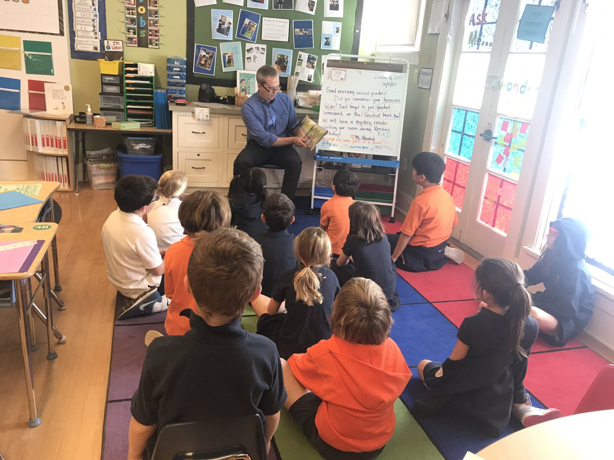 msalmahdi's tweet image. Thanks @PolyBracker for being our mystery reader this week! We are so excited for the book fair! 📚