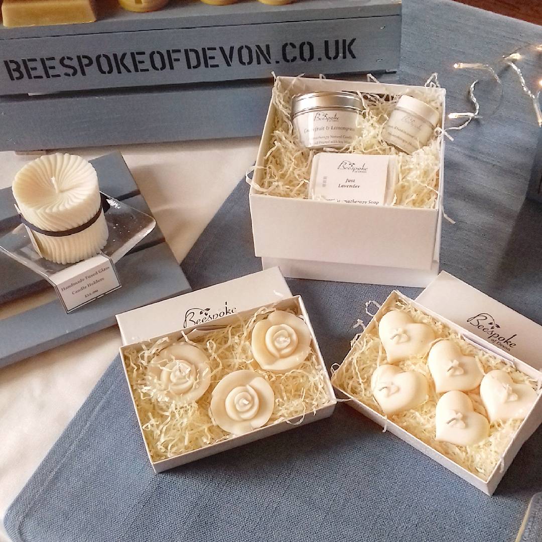 beespokeofdevon's tweet image. Some of the soy wax candles and aromatherapy gift sets that sold last weekend #powderham. Seems it wasn't too early to buy for Christmas 😊
