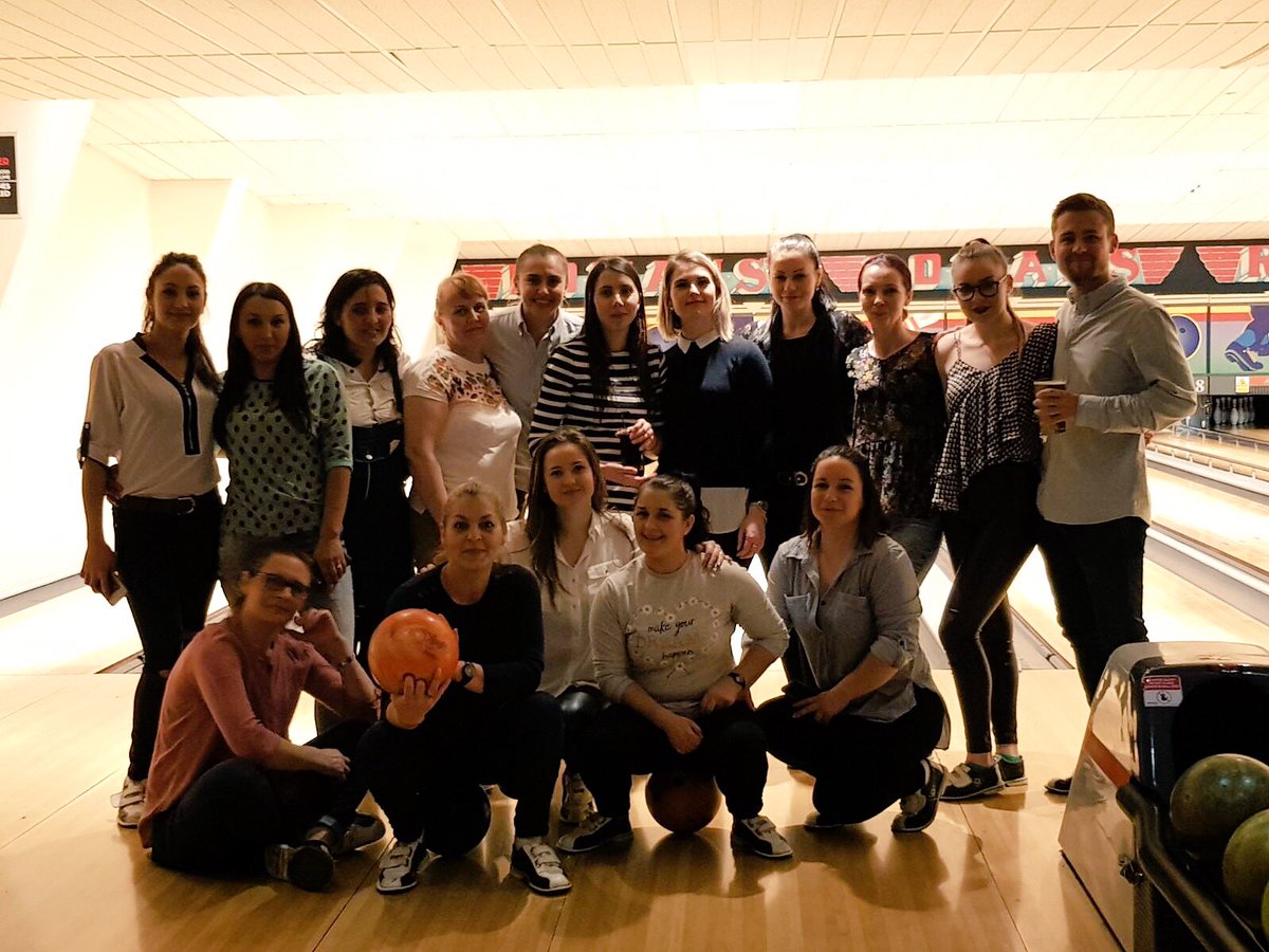 Tom_CFP's tweet photo. Massive effort from our hub CG HSK Team & well deserved Q2 incentive winners! #girlpower #crazyclean @paddymooner @cristin8la @SDEBDD https://t.co/Ol0eFvaDAB