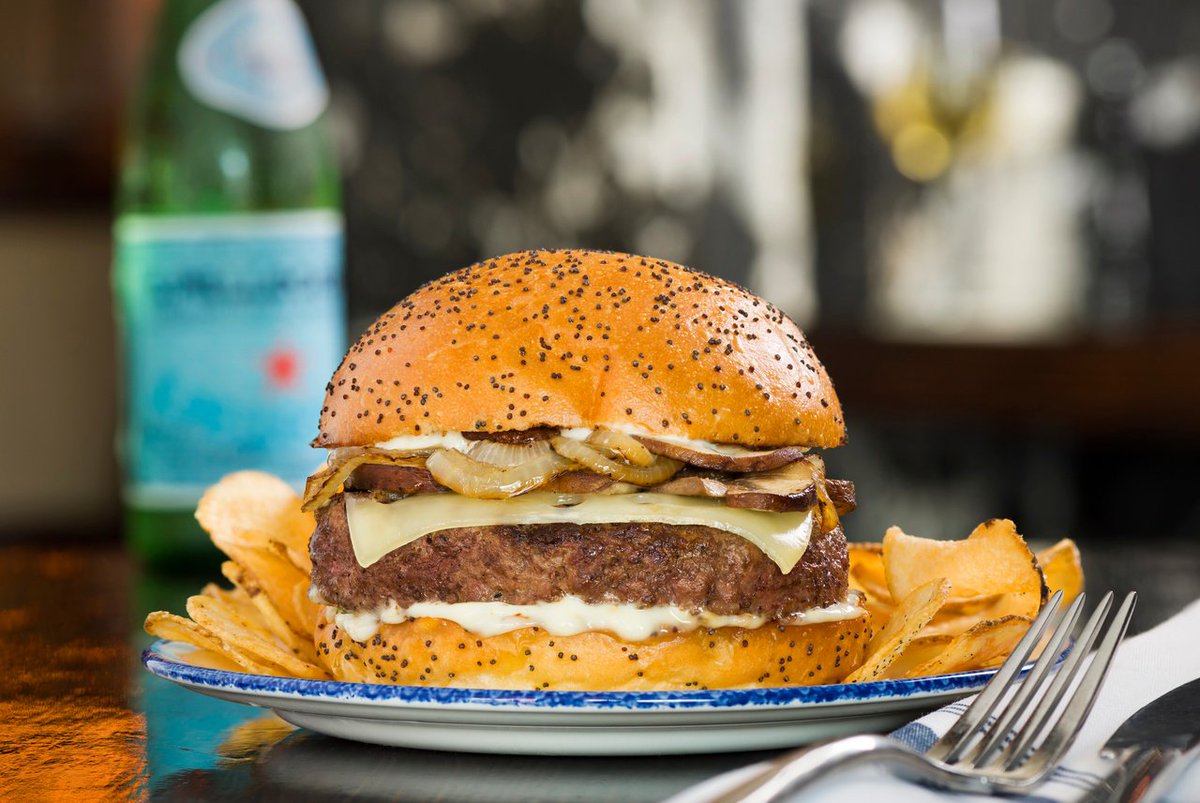 LegacyKitchen's tweet photo. Football food. All. Weekend. Long. #KeepGoodCompany #Wings #Burgers https://t.co/mLyyl9OXw6