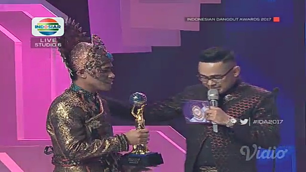 mbohsopomaneh's tweet photo. Wajah kaget gak percaya saat mama disebut oleh host
#FILDANIDA2017 https://t.co/JkPC6cI59T