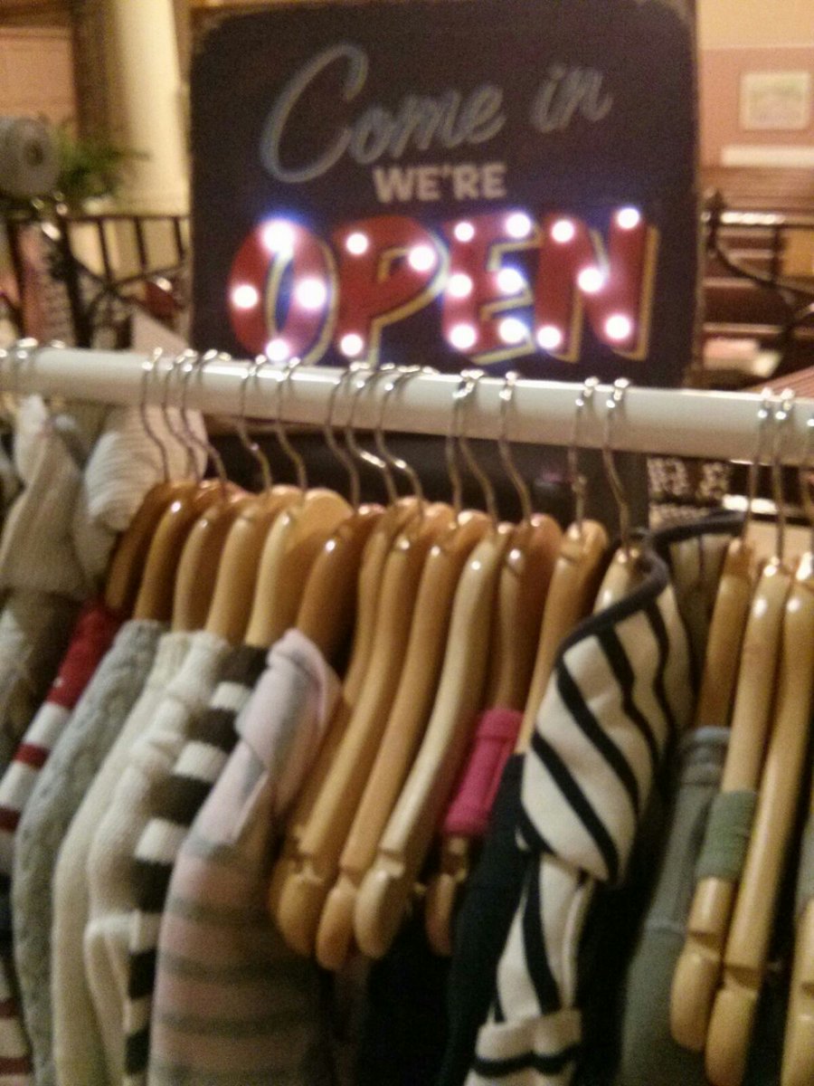 MonkeyThreadsPL's tweet image. We&apos;re OPEN, come over, we have wine - and lots of amazing second hand clothes!