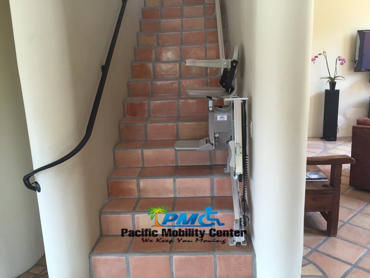 PMCIncorporated's tweet photo. #Straight rail #stairlift in beautiful #Poway home
#PacificMobility https://t.co/JMGiF2py5p