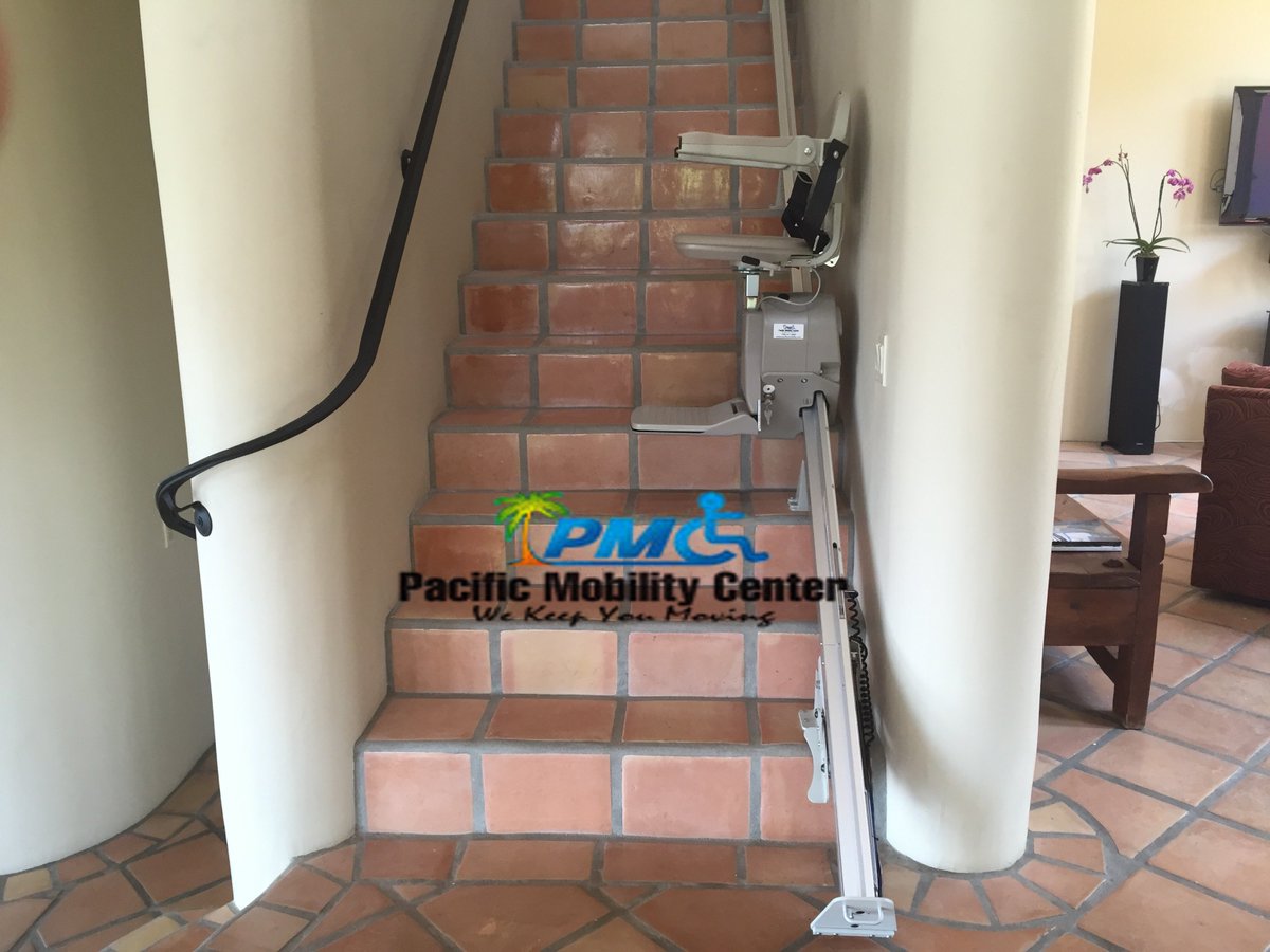PMCIncorporated's tweet photo. #Straight rail #stairlift in beautiful #Poway home
#PacificMobility https://t.co/JMGiF2py5p