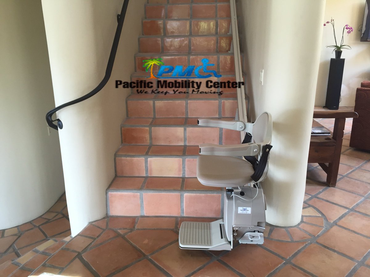 PMCIncorporated's tweet photo. #Straight rail #stairlift in beautiful #Poway home
#PacificMobility https://t.co/JMGiF2py5p
