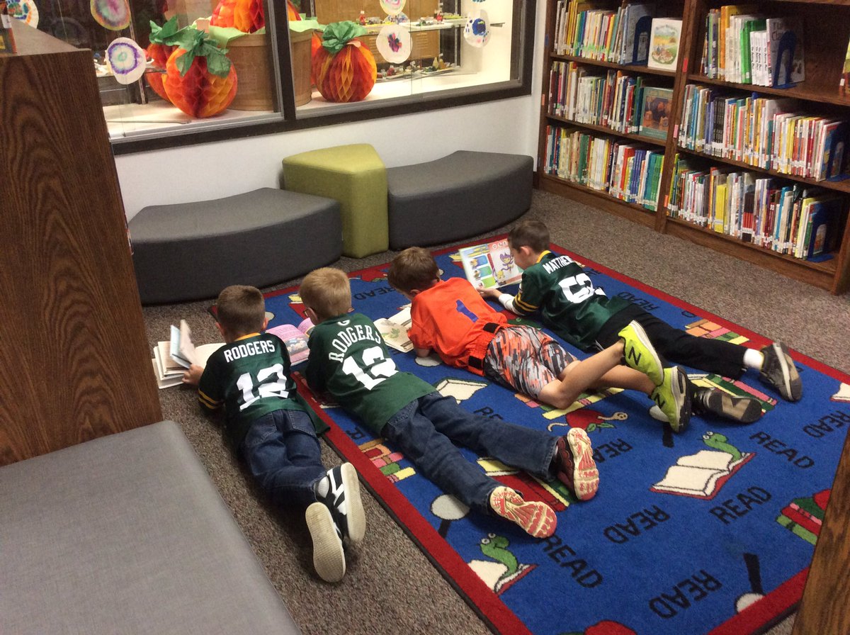 jschool50's tweet photo. @PCSD_SS Happiness is reading books with friends📚#RaiderStrong https://t.co/mJTWM1udHd