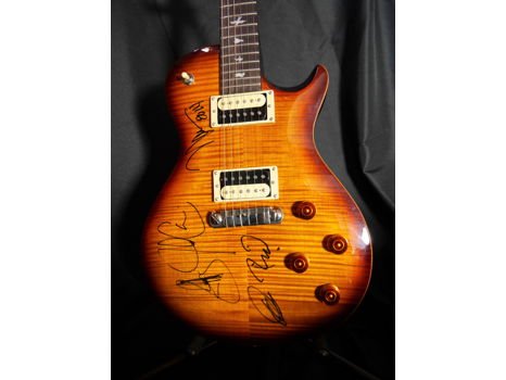 JourneyOfficial's tweet photo. Support @LittleKidsRock &amp; music education across the US by bidding on a guitar signed by Journey https://t.co/IB7Zbmb35e #LittleKidsRock https://t.co/9zWx4w1AXr
