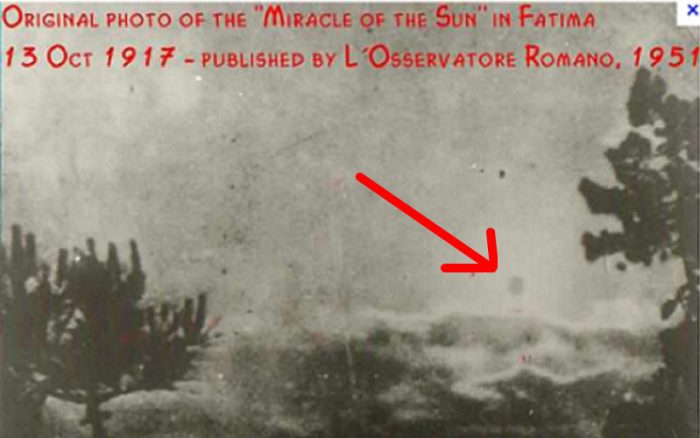Maronite_tweets's tweet photo. 100 years ago on this day, people in Fatima witnessed the sun dancing in the sky.
"For nothing will be impossible with God." 
#maronite https://t.co/khd6xBEQa3