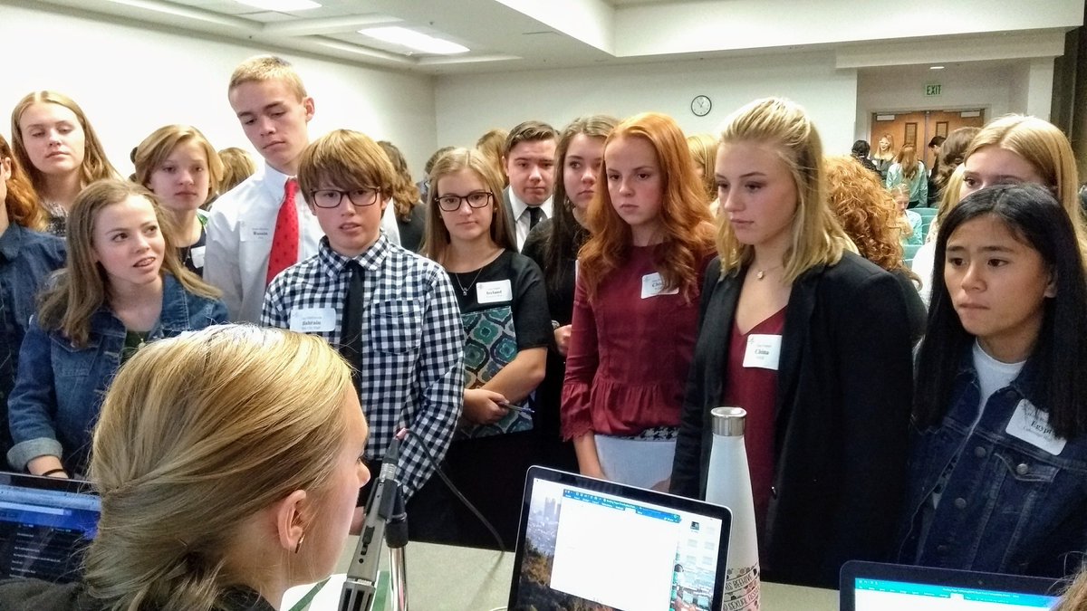 unhelms's tweet photo. Dias working with the delegates in CSW #byumun28 https://t.co/M4Po4LU5ku