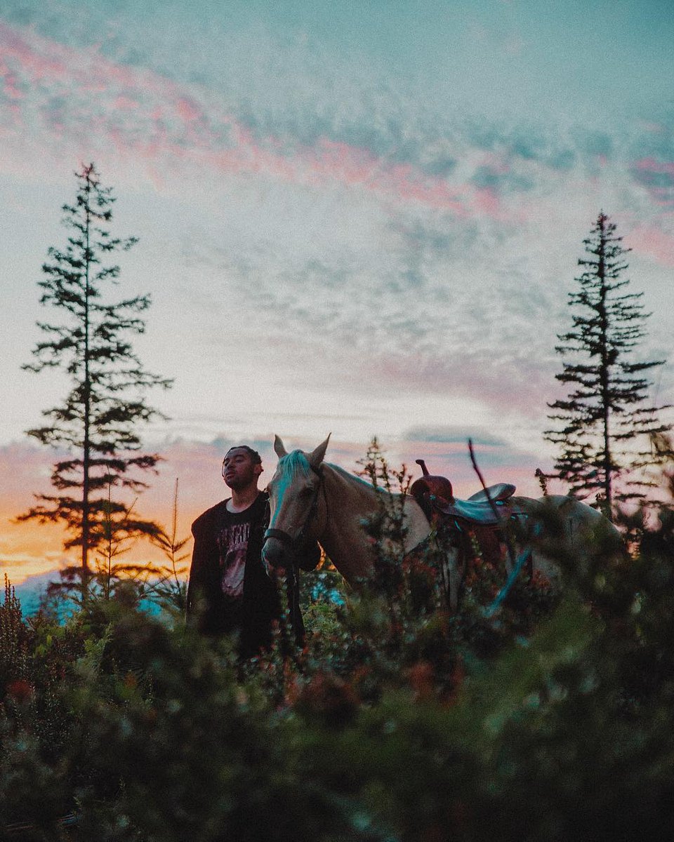 egartists's tweet photo. ridin' into the weekend with @ReoCragun https://t.co/fhXrmm9ZHu