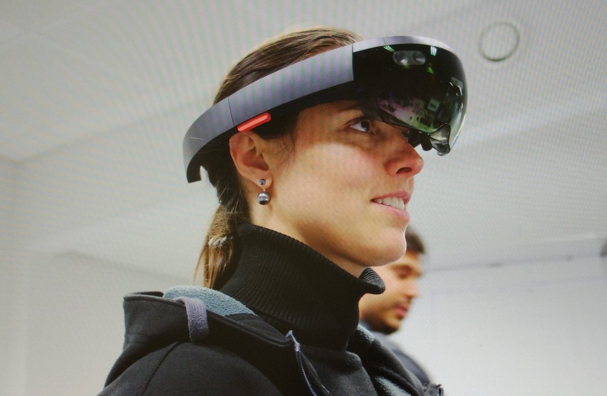 Frosmo's tweet photo. Testing out the #AR demo for the #FROSMO TechLab #frosmox17 #3moredays  #hololens #frosmo https://t.co/VsPHrjw2Mg