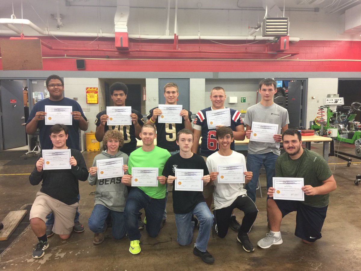 bstcauto's tweet photo. When the whole class gets 9 weeks of work done in 8 weeks- It’s time to celebrate! #cteworks #selfpacingworks #studentchoiceandvoice https://t.co/IzGCCZJjHS