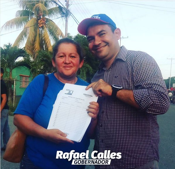 henryeperez2013's tweet photo. Recorrimos el estado Llevando mensaje de paz y esperanza de nuestro lider de la revolucion y futuro #Gobernador @rafaelcalles @PartidoPSUV https://t.co/6YDK2tBKTe