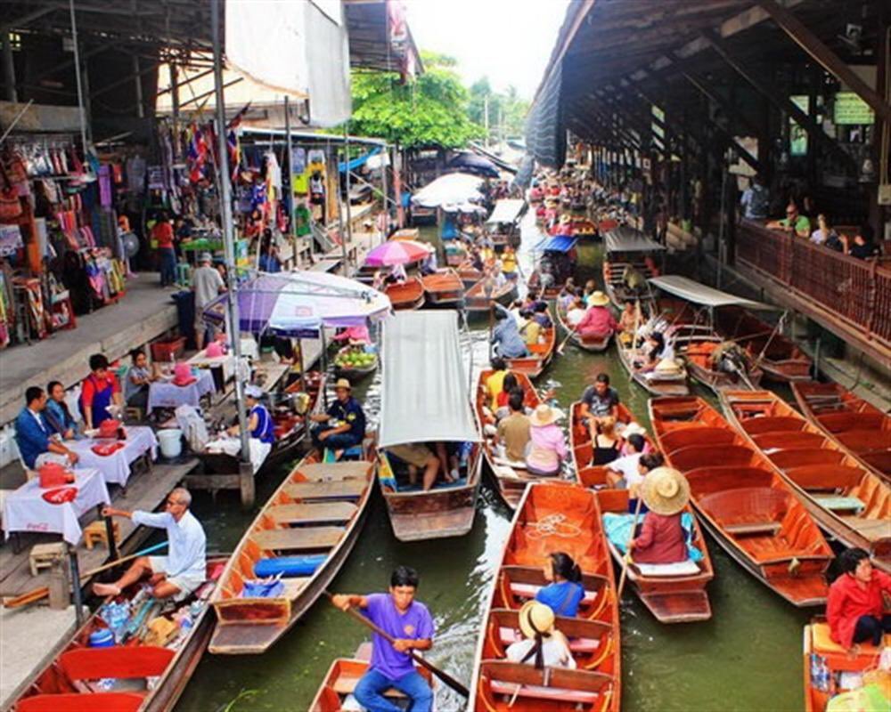 Бангкок вьетнам. Плавучий рынок в Бангкоке. Плавучий рынок Пхукет. Плавучий рынок в Паттайе. Бангкок Пхукет.
