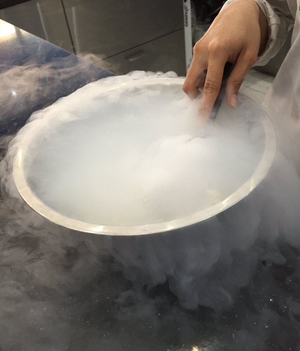 M_IceCreamLab's tweet image. It's always ice cream weather! 🍂🍦💨