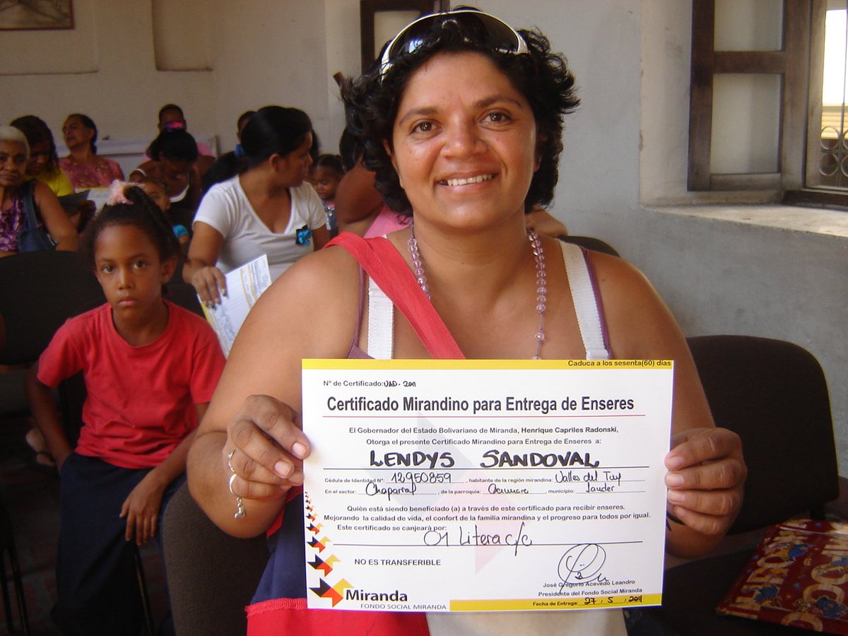 CoordAltosMiran's tweet photo. Con la entrega de certificados de materiales de construcción ayudamos a concluir las viviendas de los mirandinos https://t.co/l1O7DiuvgY