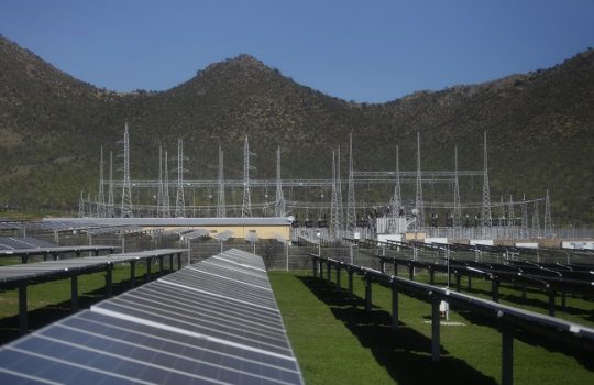 AhuNewen's tweet photo. PRIVATIZACIÓN Y ERNC: NUEVOS EJES DEL NEGOCIO ELÉCTRICO --> https://t.co/nsa4zqnWtM https://t.co/ToLRI3SmuB