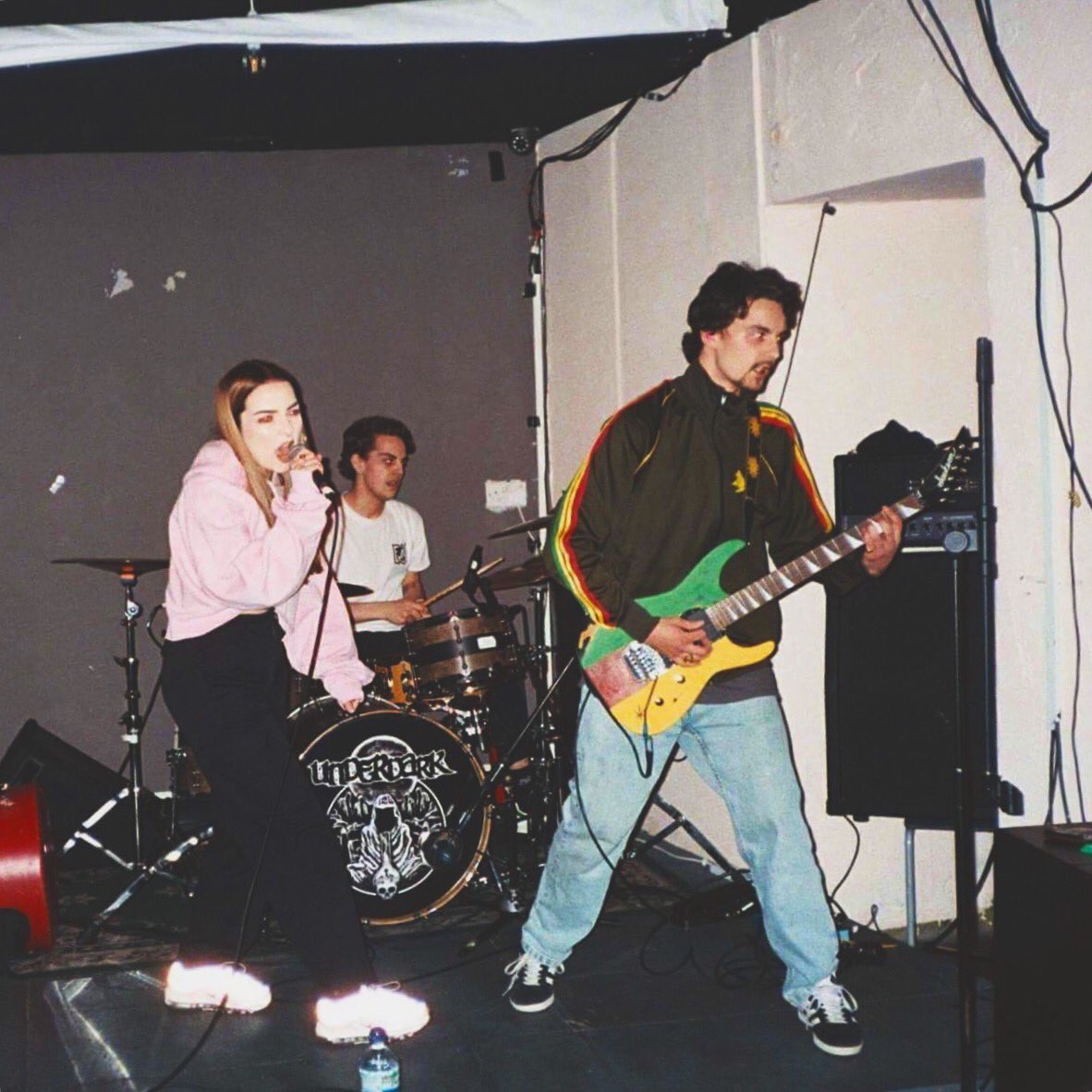 YO RAZORBITEHC DEMOS BEGIN SHIPPING NEXT WEEK. THANKS ALL FOR THE PATIENCE AND NOT BOMBARDING ME WHILE I WAS AWAY. PHOTO BY ALFIE ARMOUR 🤘🏼