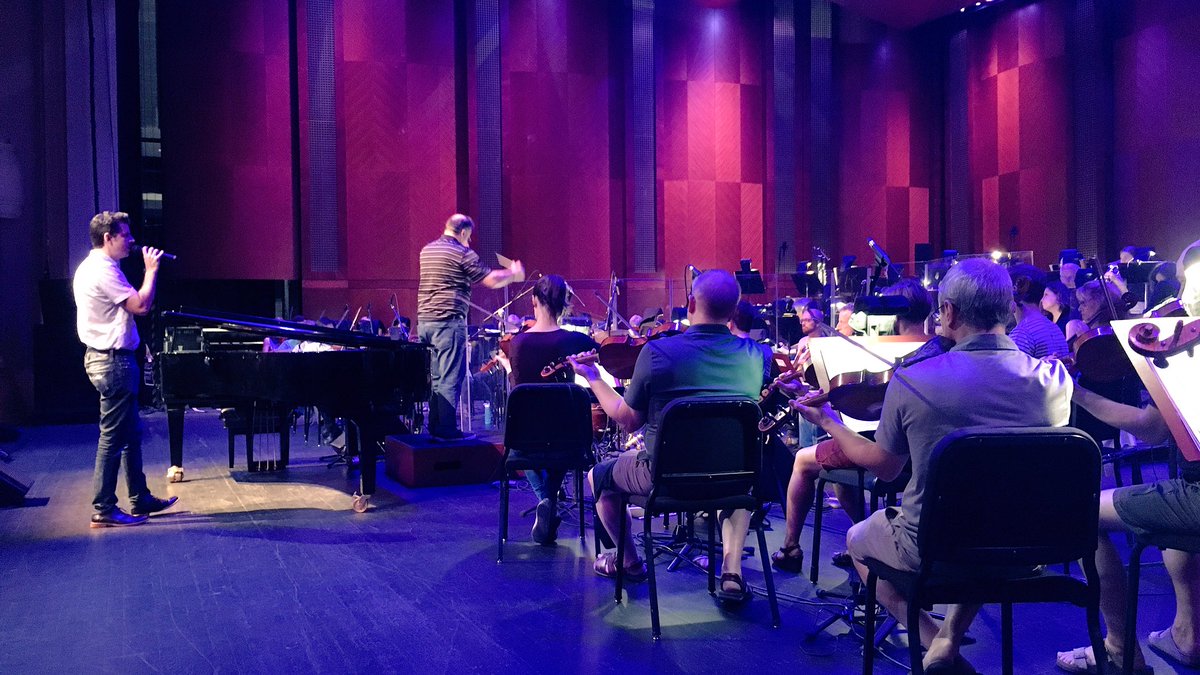 FtWorthSymphony's tweet photo. Last rehearsal with @tonydesare before the performance tonight! #ADayWithTony #fwso https://t.co/5Ut5lCkUS3
