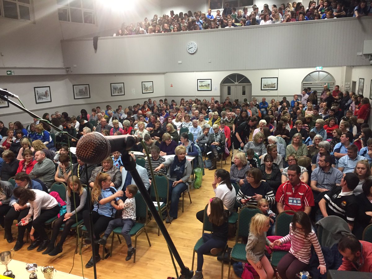 cffisirgar's tweet photo. Neuadd lawn ar gyfer noson agoriadol y steddfod heno. Pob lwc bawb #sgets #emyn #adrodddigri #emsembleofferynnol #caerfyrddin #cffi https://t.co/kEOpAybNeK