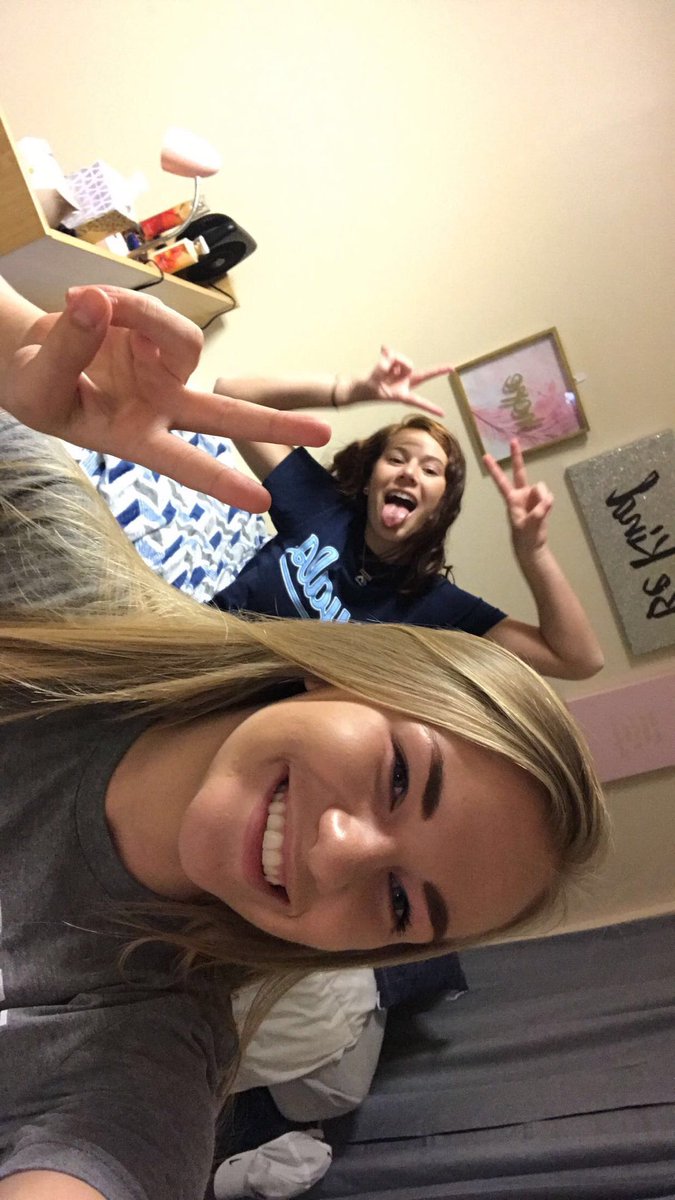 lane_k24's tweet photo. HBD to the roomie! Thankful you continued to be my friend even after the awkward stages of jr. high. Hope you have a great day!!🎉 https://t.co/uip8veHWak