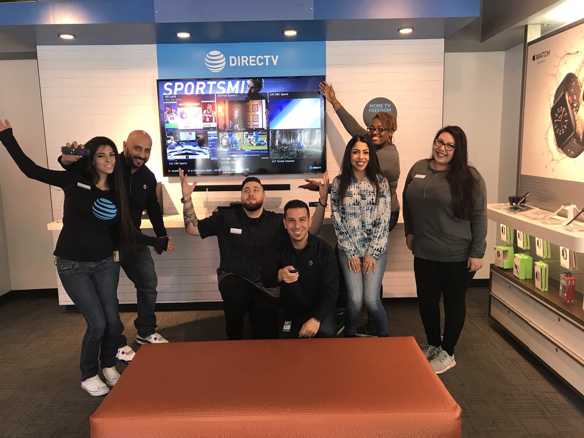 AramKarakanian's tweet photo. The Show is Alive in #OldTownPasadena! #PakCity #Tycoons #TheWestShow @JeffBradley11 @tweetjake99 @espusa4 @YaO10RC https://t.co/dAYPj4gRk7