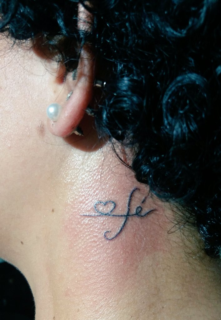 leyde2403's tweet photo. Preciso de muita Fé e não sorte! 👐😍❤️ #tattoo #rabiscada #Fé https://t.co/N9jYtCz1CY