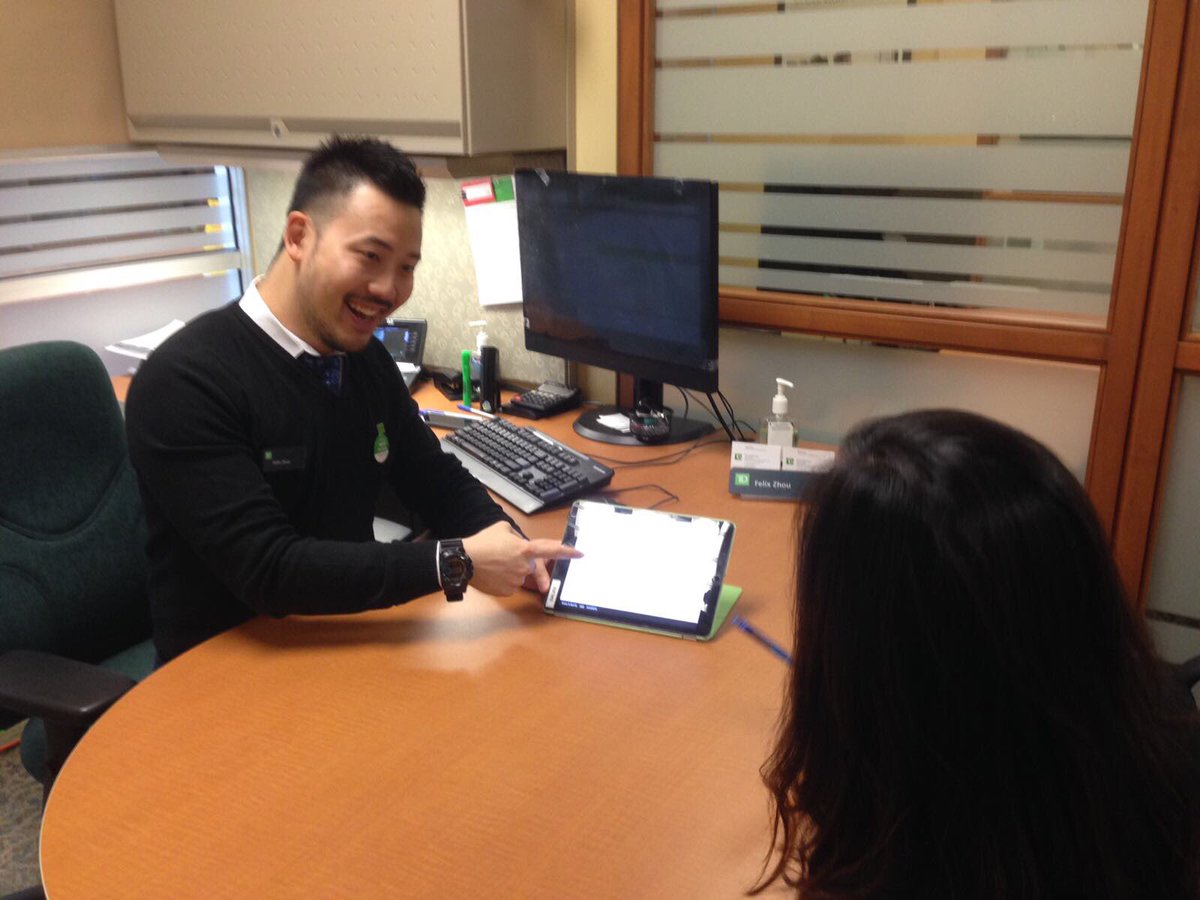 SharonCheung_TD's tweet photo. Our adviser showing a customer how to add a Canadian payee on digital academy! Way to go Felix! #ImDigitalReady #team0087 @JustinjhLEE_TD https://t.co/lTgePnCiu1