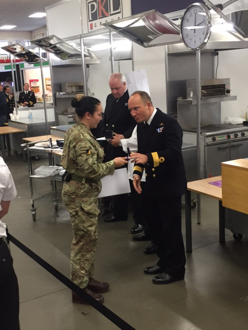 4RegtRA's tweet photo. Congrats to Pte Peacock, who was awarded a Bronze medal in the Junior Chef competition at Ex Joint Caterer this week. Well done!! π
ππ#ExJC https://t.co/1wEj6lePtI