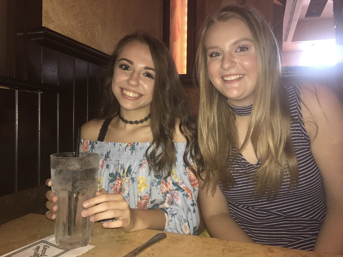 alli_hrmn's tweet photo. happy 16th bday💓 hope u have a great day, love ya always ❤️🎉 @alyssa_nap https://t.co/VLBHtKJ5pI