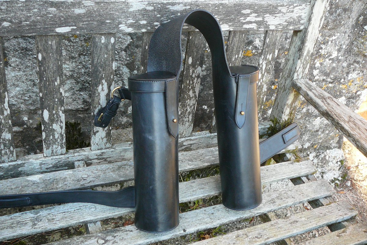 This saddle case takes 2 full bottles of port. Great if you have lots of friends! Our saddler's brilliant: what do you need on your saddle?