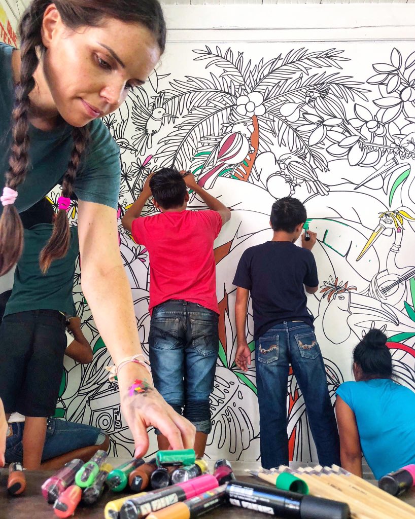 Painting for the kids of #casaguatemala orphanage 
Thanks to <a href="/POSCA_Coloring/">POSCA</a> for their support 🎨❤️