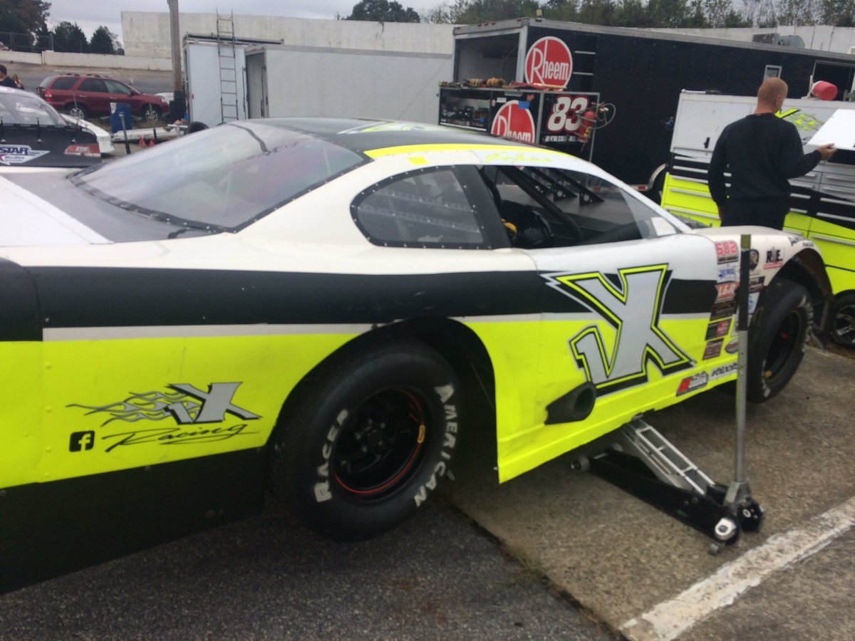 Eric Nash in the pits at Tri-County #602_tour