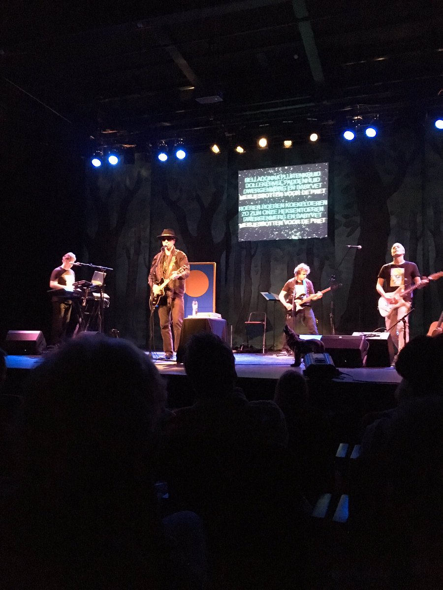 Fantastische voorstelling om de leesmotivatie van een kind te vergroten! #dekunstvanhetgriezelen @PaulvanLoonBus