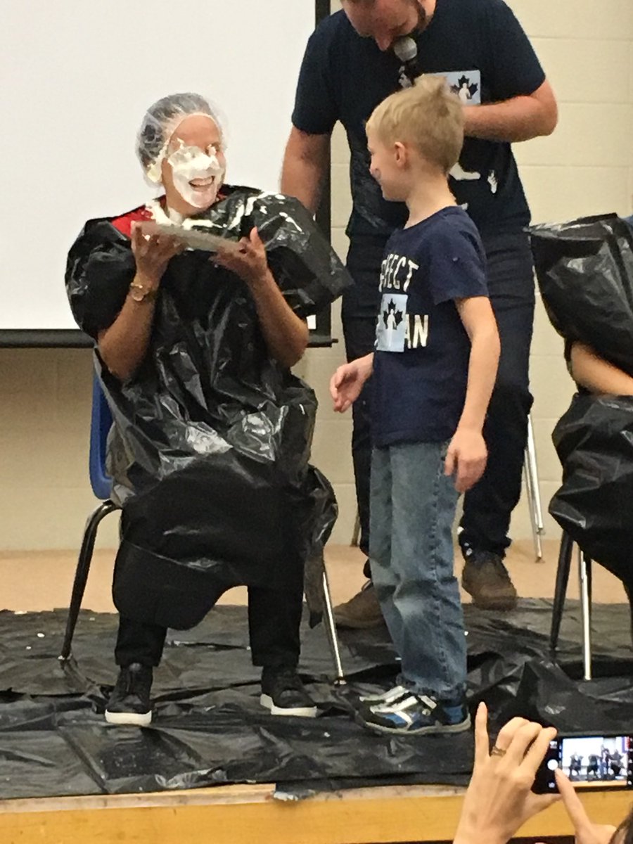 mjpwrdsb's tweet photo. A little pie in the face for four brave teachers! #lotsofscreaming #TerryFox2017 @wrdsb https://t.co/MEUEJSAMLW